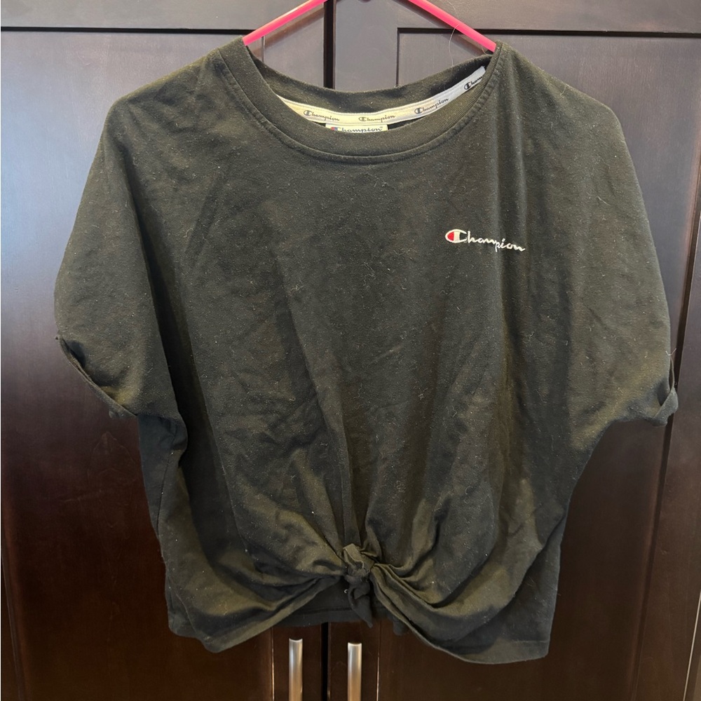Champion Women's Black cropped Short Sleeve Tee